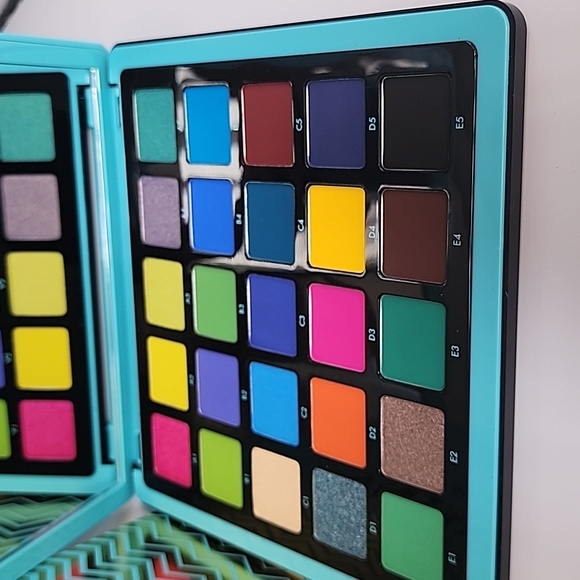 Anastasia Beverly Hills Volume 2 Palette - Picture 3 of 16